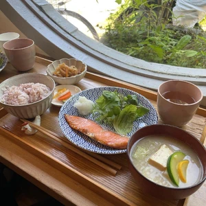 和食 / 和食を食べているとホッとするから。