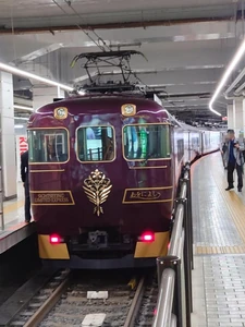 電車 / 電車を見るのが自分の趣味だから。 / 日本の鉄道は安心して乗れるから。