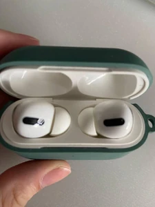 我的airpods / 一边听音乐一边放松。