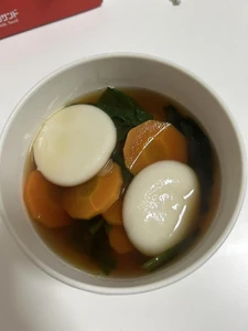 I ate a new year mochi soup on New Year's Day.