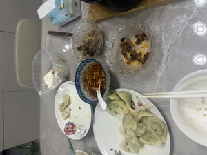 Dinner eaten on January 18, 2024, at 7:00 P.M. I ate with my family, and we had local cuisine that my mother prepared. / 