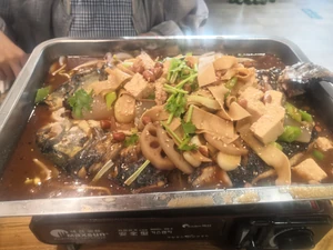 A fish dish I ate with my family at a restaurant earlier today.