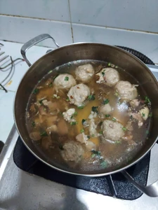 昼食 / 今朝撮影 / 水曜日 / 家で / 誰もいない / 食べ物を温めて / 自分で作っていなかったので、友達がくれました