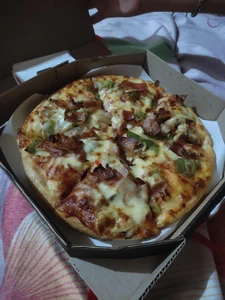 I ate the pizza with my wife and we ate it at dinner. We love Pizza Hut pizza and we eat there regularly.