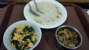 Lunch for last Friday, 12-01-2024. / Time taking: around 2:00 P.M. at my house when I work from home alone in the house. / I'm eating porridge which I cooked by myself